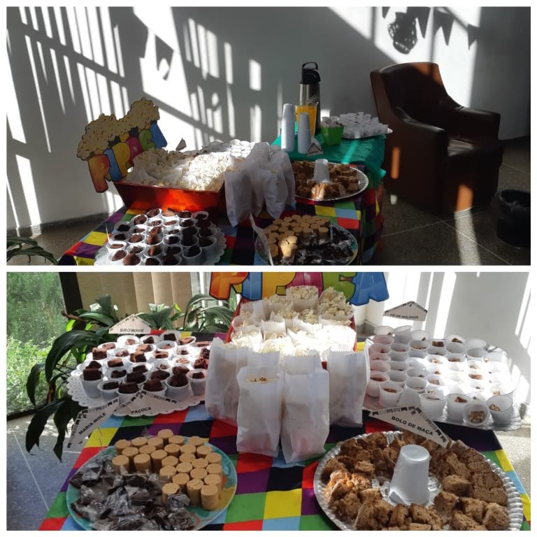 montagem com duas fotos, onde aparecem a mesa com pipocas, paçoquinha, bolo, pé-de-moleque, chá e suco